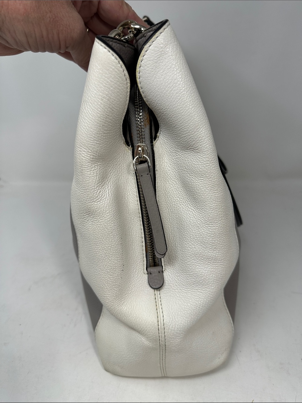 Kate Spade tote - Picture 4 of 10